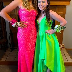 A little bit dirty on the bottom but in great condition